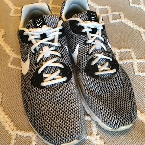 Nike Air Max Motion LW SE